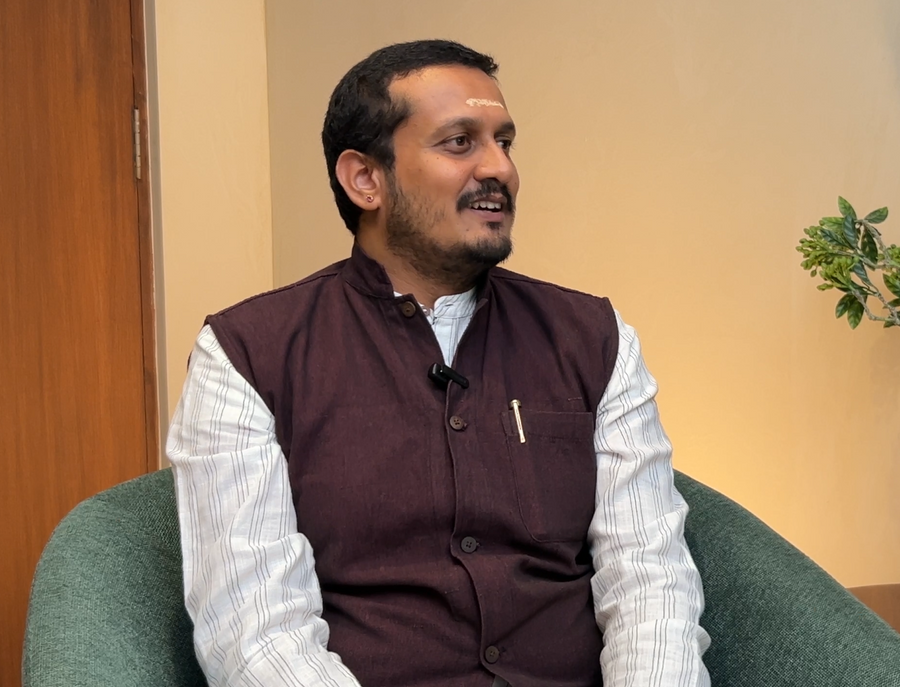 Dr Guha Vishwanath MV